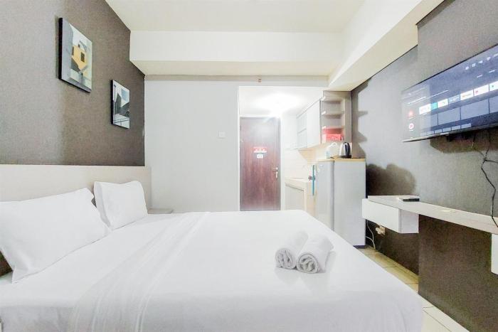 Good Deal and Comfort Stay Studio Serpong Greenview Apartment By Travelio
