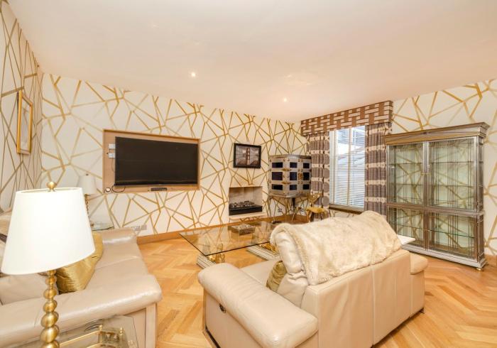 Argyl - 4 bed Apt on York Place, New Town