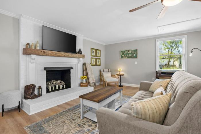 The Country Cottage of Franklin, TN