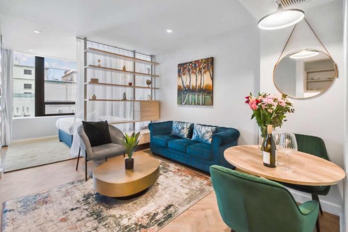 Foreshore Place Studio with Table Mountain Views