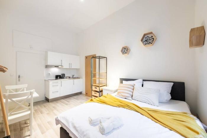 Romantic Old Town Studio