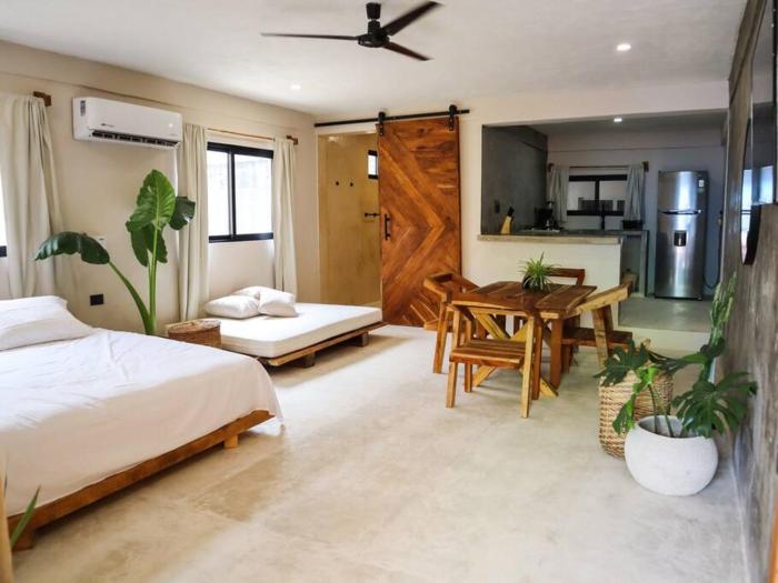Cozy Tropical Suite for 1-4 Pp in Isla Mujeres
