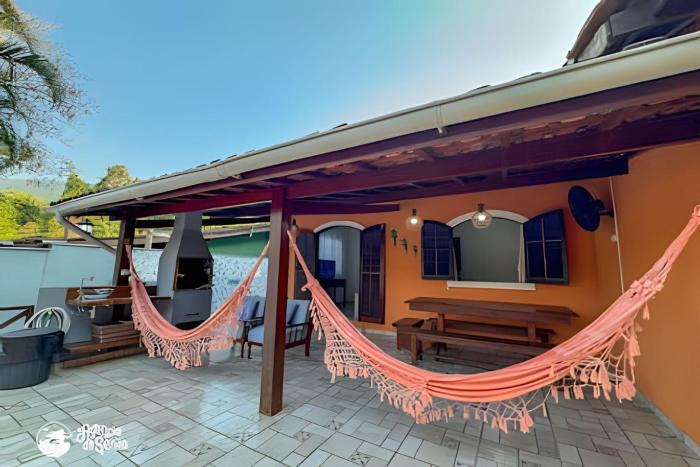 Casa com piscina a 2km da balsa em Barra Velha