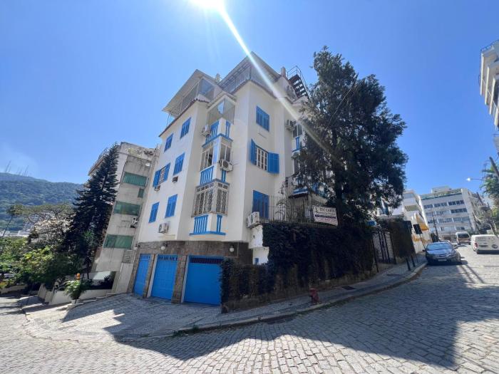 Charmoso Refúgio na Lagoa