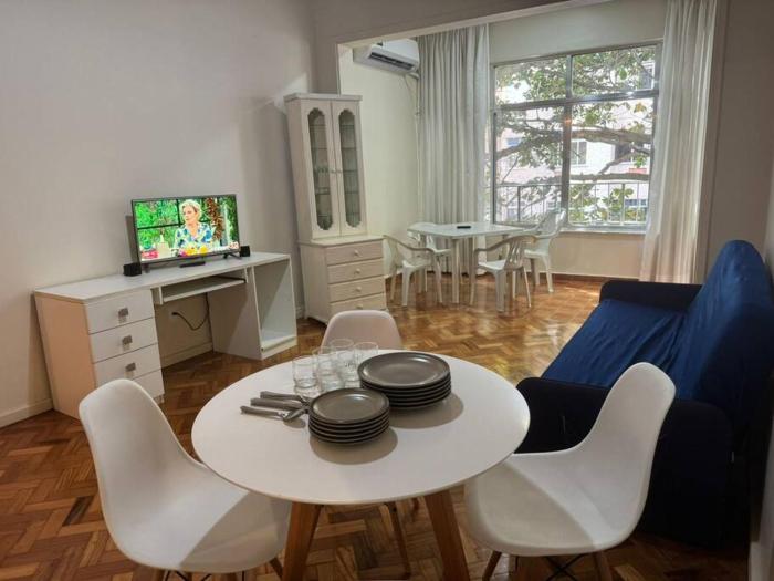 Apartamento 1 quadra da Praia de Copacabana