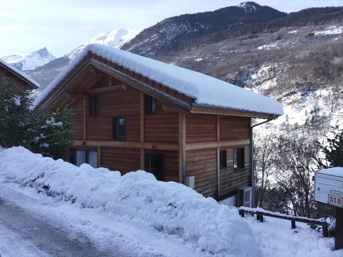 Votre appartement savoyard avec Parking à la télécabine pour skier les 3 Vallées !