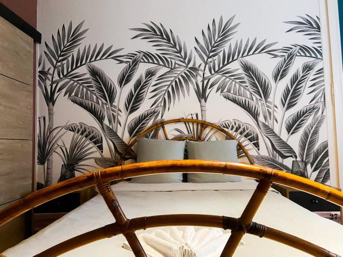 Les Bleuets, Free Secure Parking