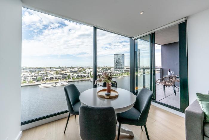 Melbourne Corporate Stays - Docklands Waterfront