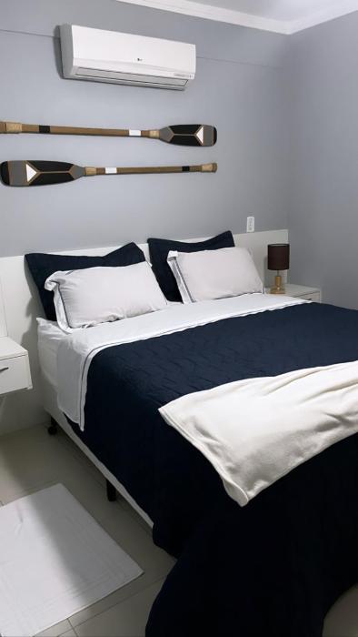 Apartamento 311, amplo com sacada e churrasqueira em Guaruja