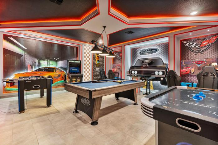 New Home 9 Bedrooms and 5 Bathrooms At Storey Lake