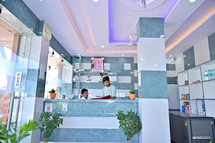 Hotel Radha Palace & Restaurant