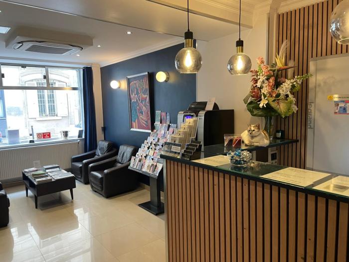 Marys Hotel République