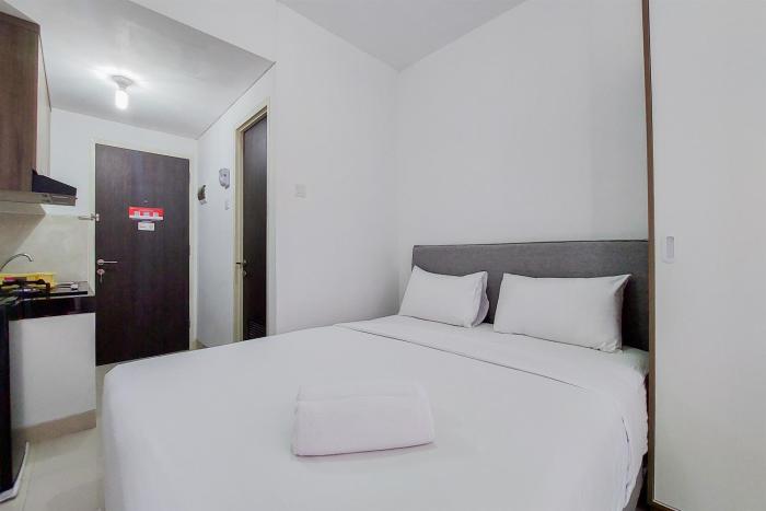 Great Deal and Cozy Stay Studio Room Serpong Garden Apartment By Travelio