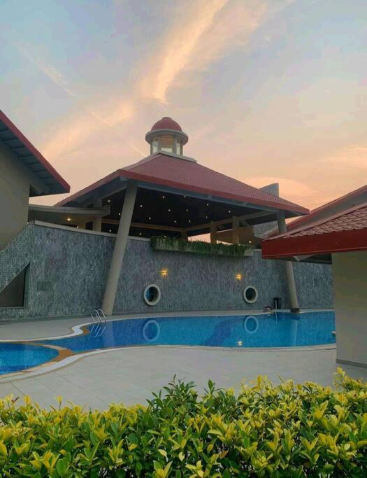 The Minimalist Retreat