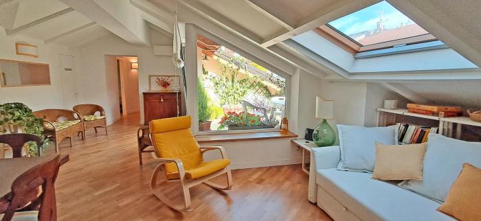 mansarda con terrazzo centralissima