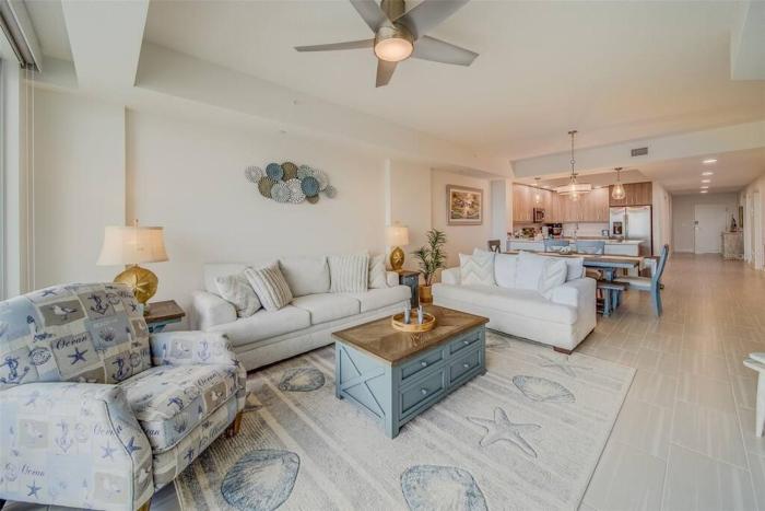 Luxury Waterfront Penthouse with Amenities and Services