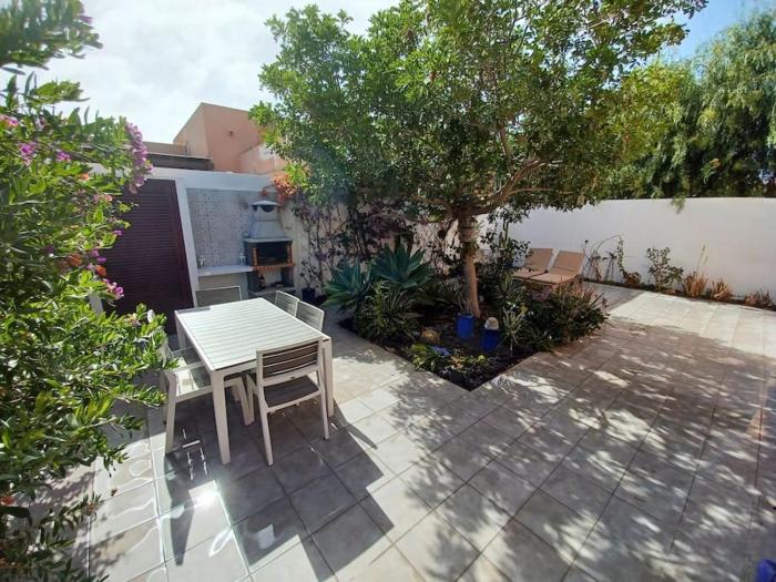 Villa KITE KATE, cozy space, house and garden