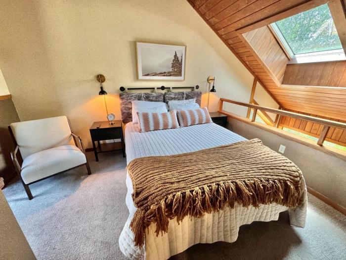 Cozy Townhome at Lutsen Mtn - Ski-in, Ski-out, Pool, Hot Tub, Fitness Center, resort amenities galore!