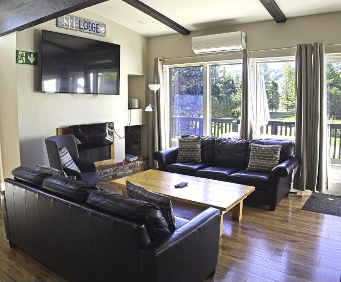 Remodeled 6 Bedroom Chalet Hot Tub Near Village