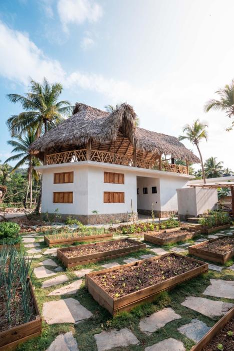 Leisys Garden Hostel & Rooms