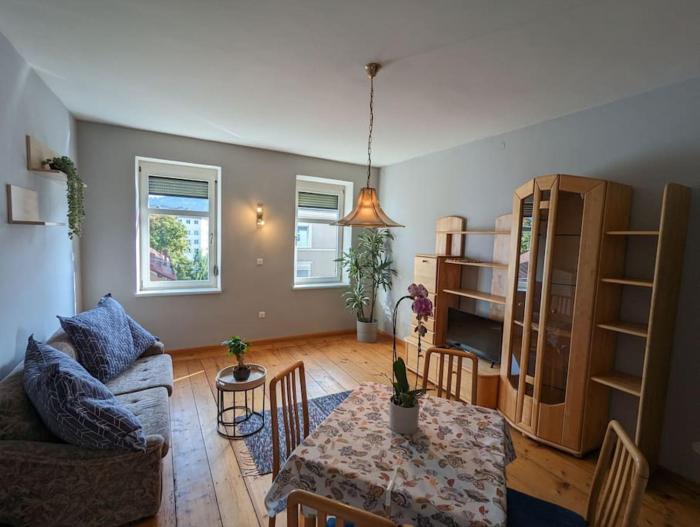 Spacious Room in Tyrolean Flat