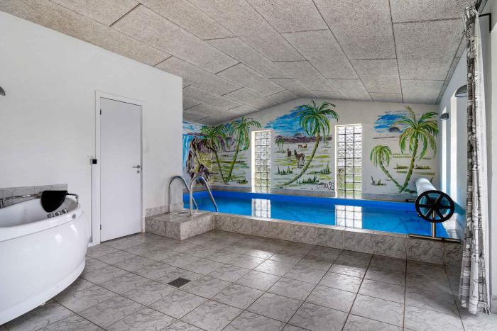 Nice Pool House On Scenic Møn