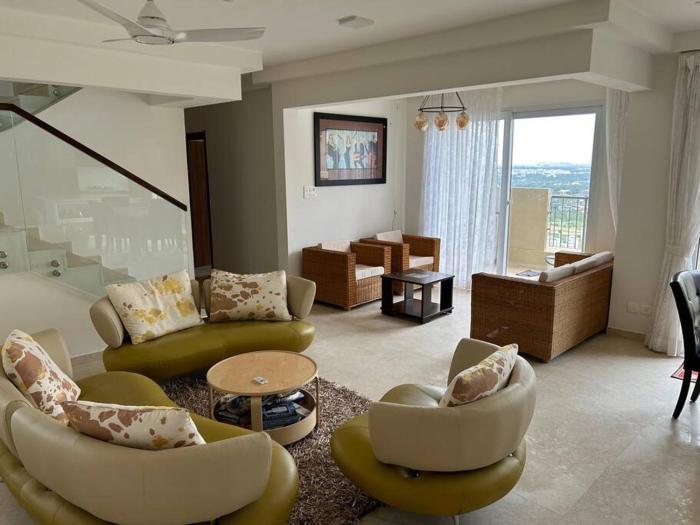 Beautiful Penthouse in BLR Nikoo