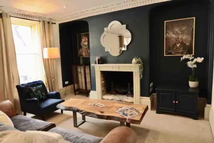 Stunning unique period 2 bedroom apartment