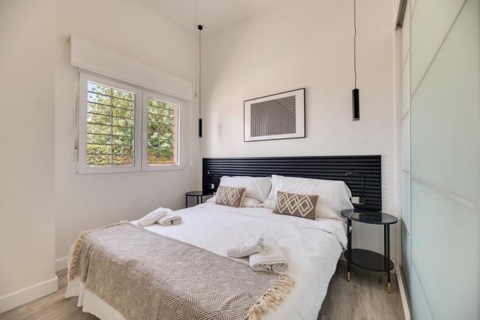 Sea view with shared terrace