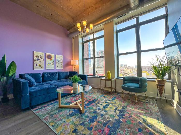 Modern and Bright 2BR on Michigan Ave with Optional Parking and Gym Access Near Soldier Field & Grant Park