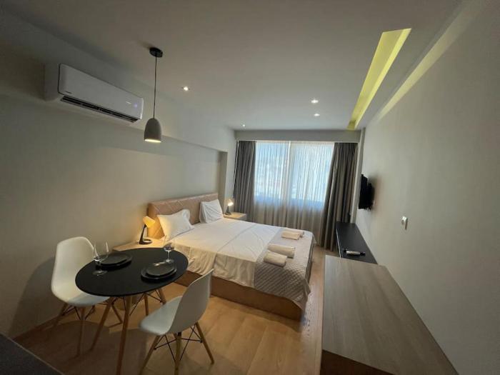 Ladadika Deluxe Studio #2