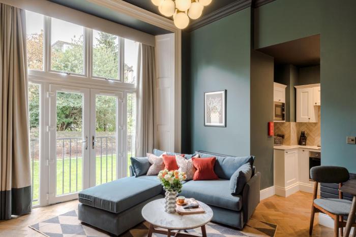 Tyndalls Park - Your Apartment