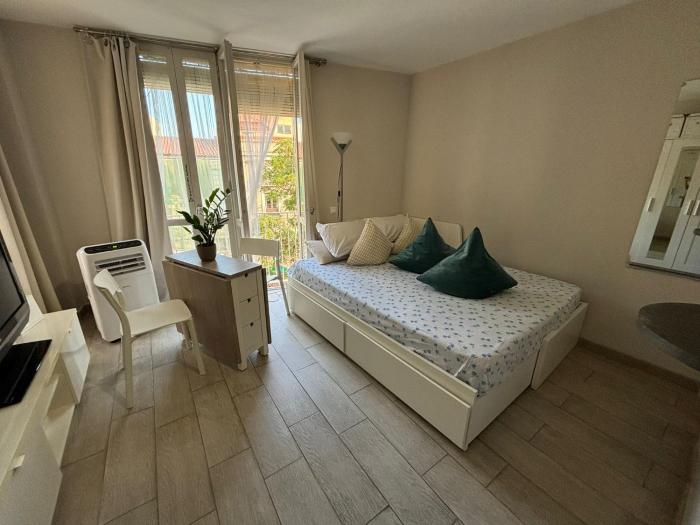 Central with charm and sea views