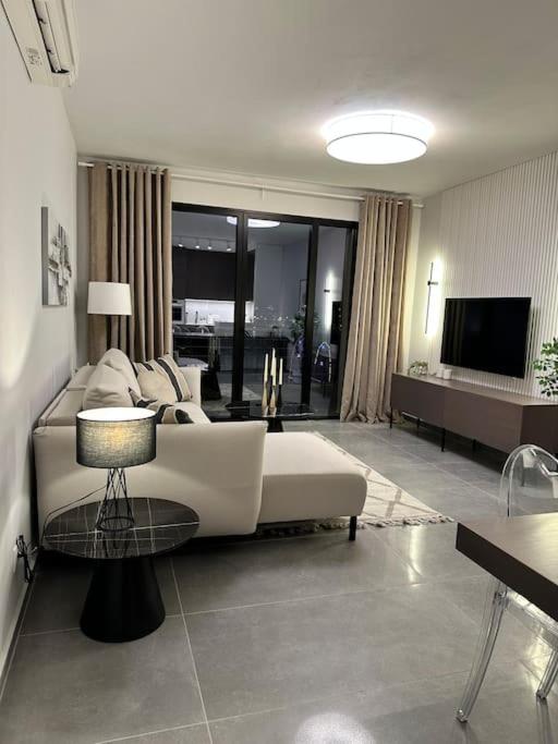 Monique Luxury Apartment