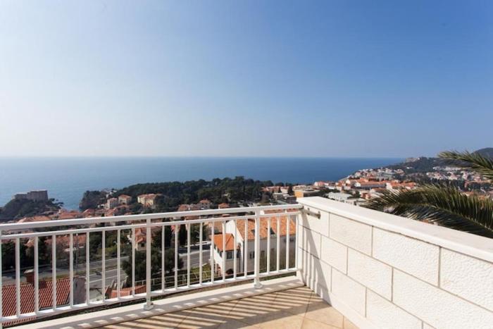 Guest House Old Town View - One Bedroom Apartment with Balcony and Sea View - A 2 2 Romantic