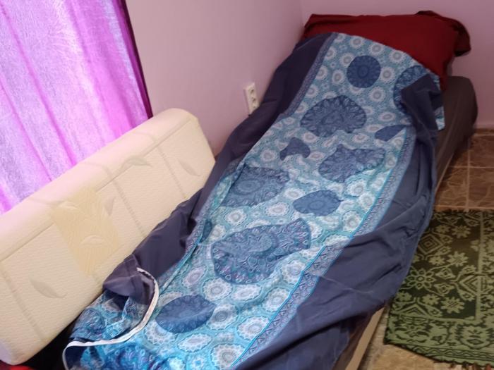 Самостоятелна малка стая