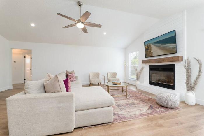 Be A Nomad - Spacious Home close to Mayo & Beaches