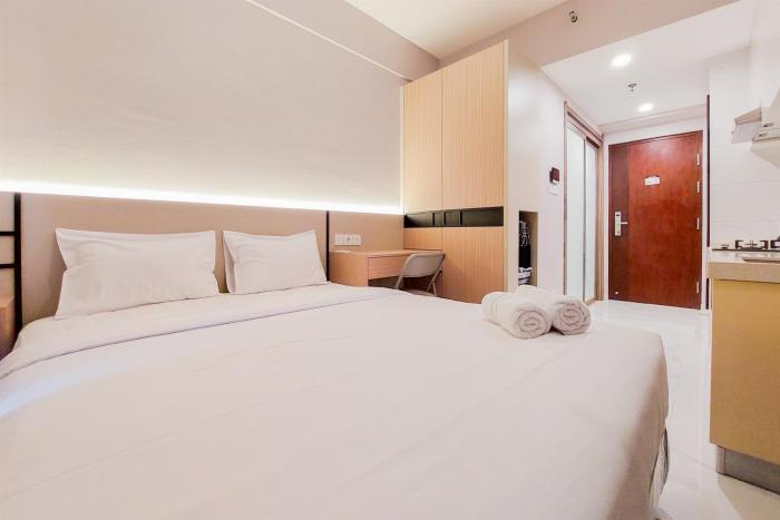 Best Deal and Simply Look Studio Room at Sky House BSD Apartment By Travelio