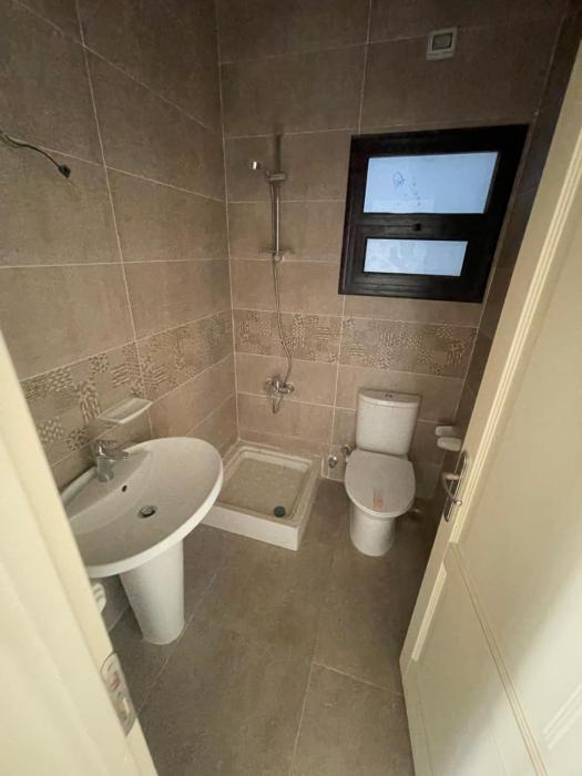 للايجار في مدينتي b8 ارقي منطقه اعلي تميز اول سكن