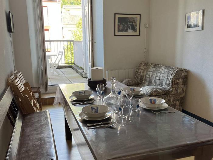 Appartement 56 personnes à Cauterets avec parking - FR-1-234-158