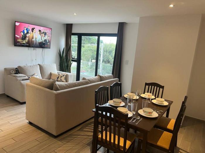 Apartamento entero de 3 habitaciones con camas Queen en zona 10