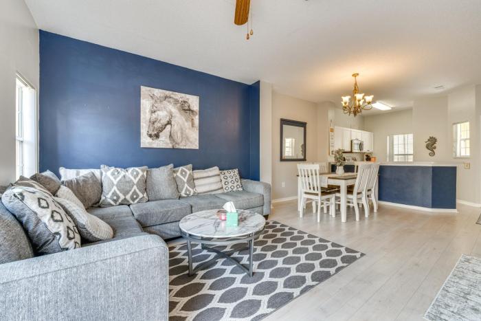 Townhome 7 Mi to Disney Parks Resort Pool Access!