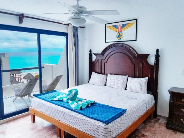 Ocean View, 3 King Beds, Balcony