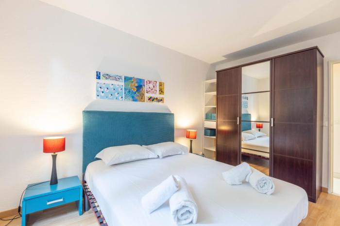 LB Vacation Rentals I Spacious 2BR Apartment with Terrace, Balcony