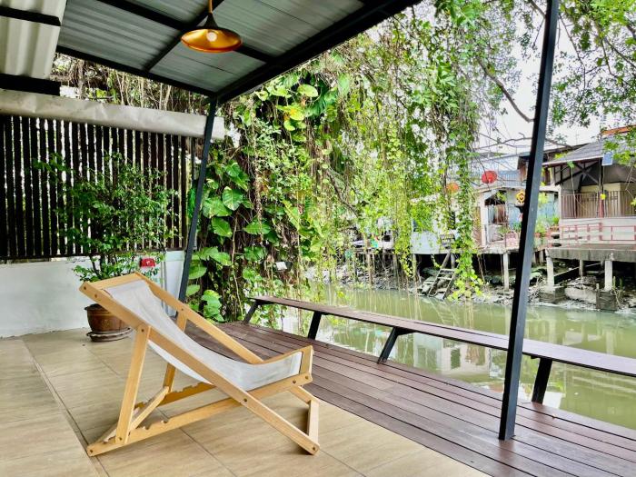 Kirin Riverside Homestay with AC, WiFi in Bangkok