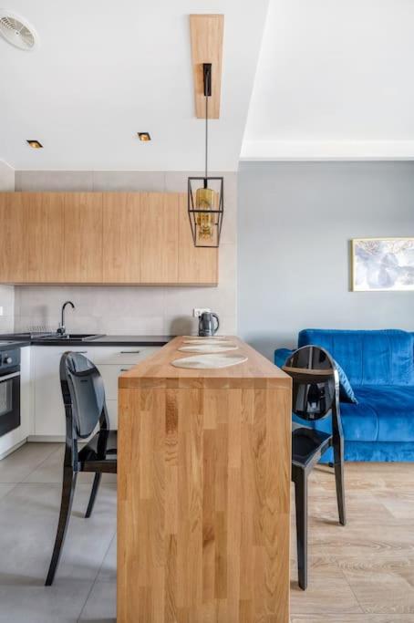 Urban Chic - One Bedroom Apartment - Gdanska