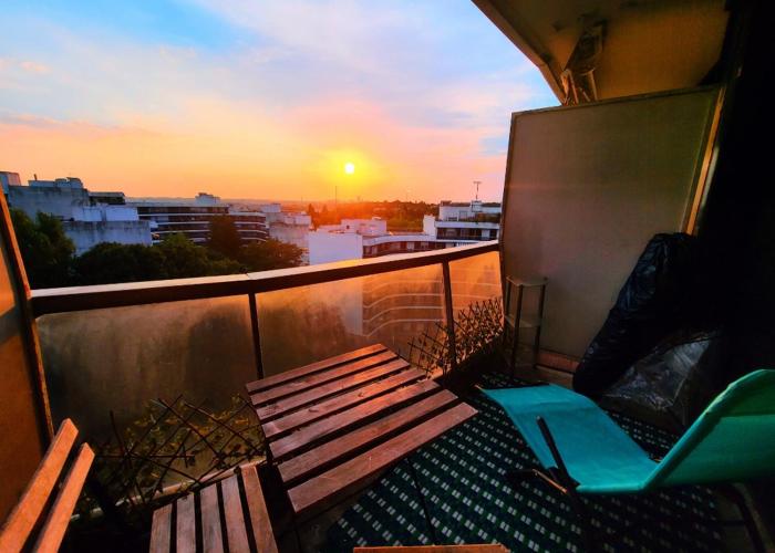 Studio meublé vue tour Eiffel et tout Paris