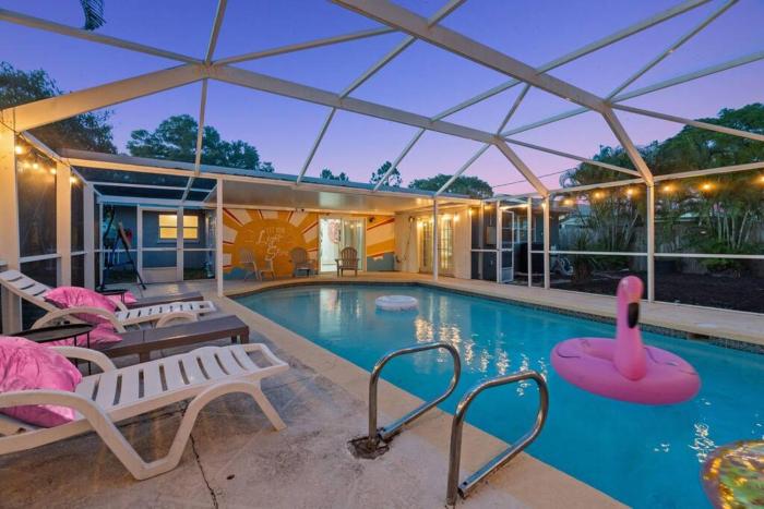 Heated Pool-King Bed-Pets OK
