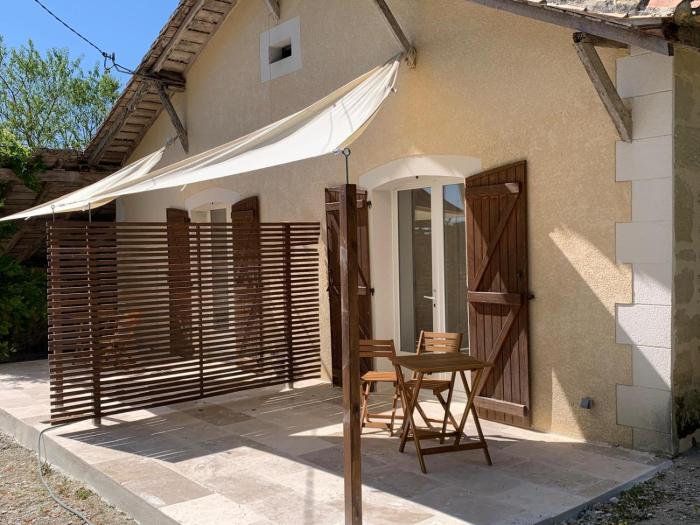 Les Gites Sur La Colline - 21 m2 studio with shared pool