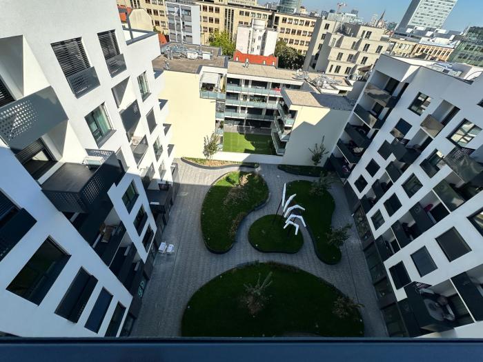 Brand new, City center, free parking, AC